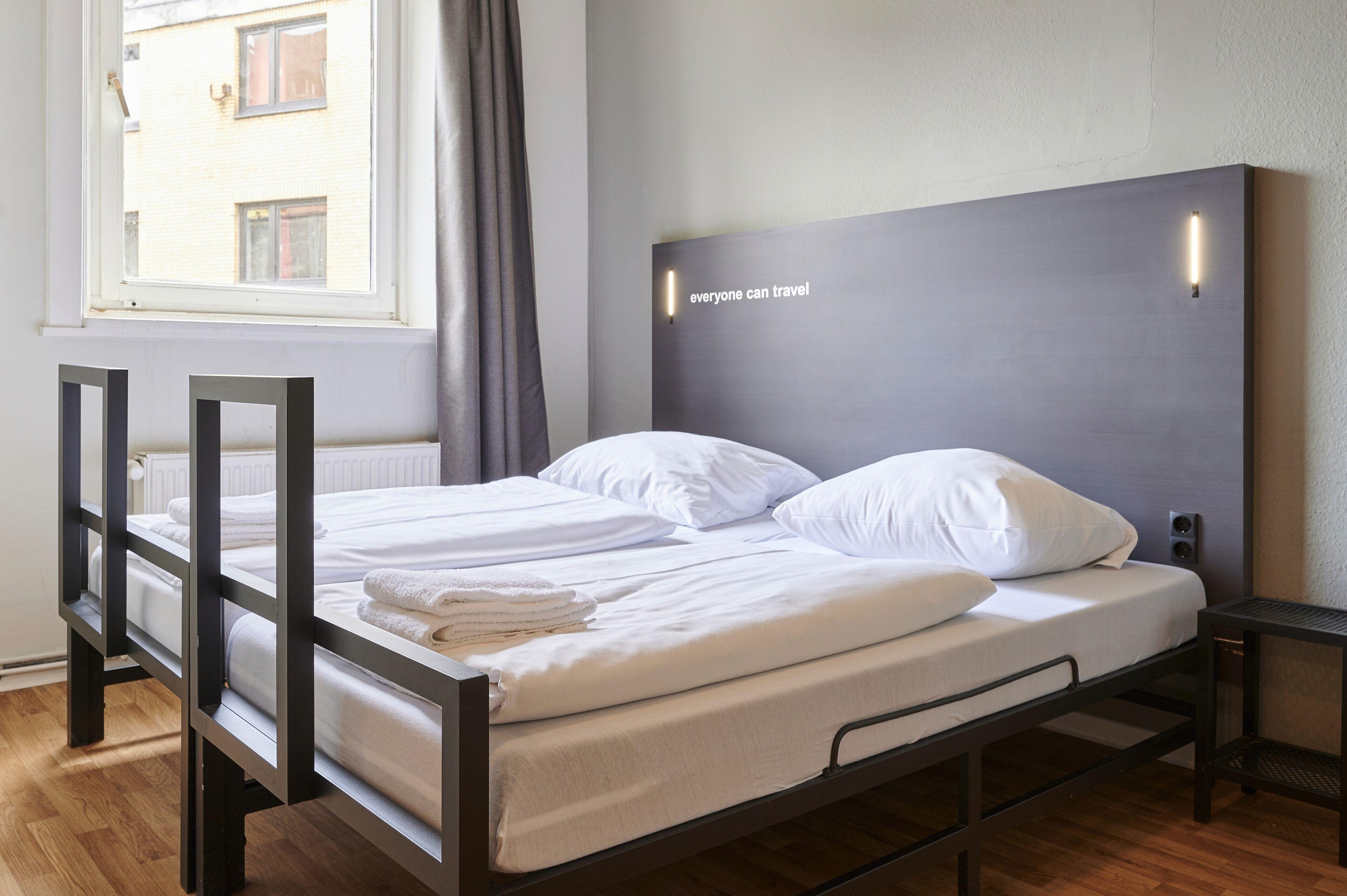 Best Hotels in Hamburg Reeperbahn: A Curated Guide